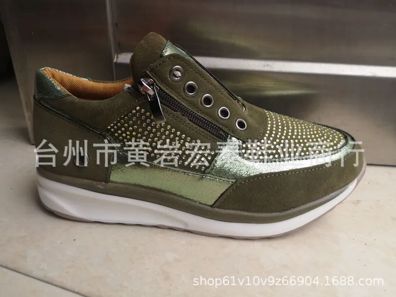 2024 Summer Nuevo pendiente gruesa Tacón de pendiente Sports informales Diamantes de agua soltera, zapatos grandes para mujeres
