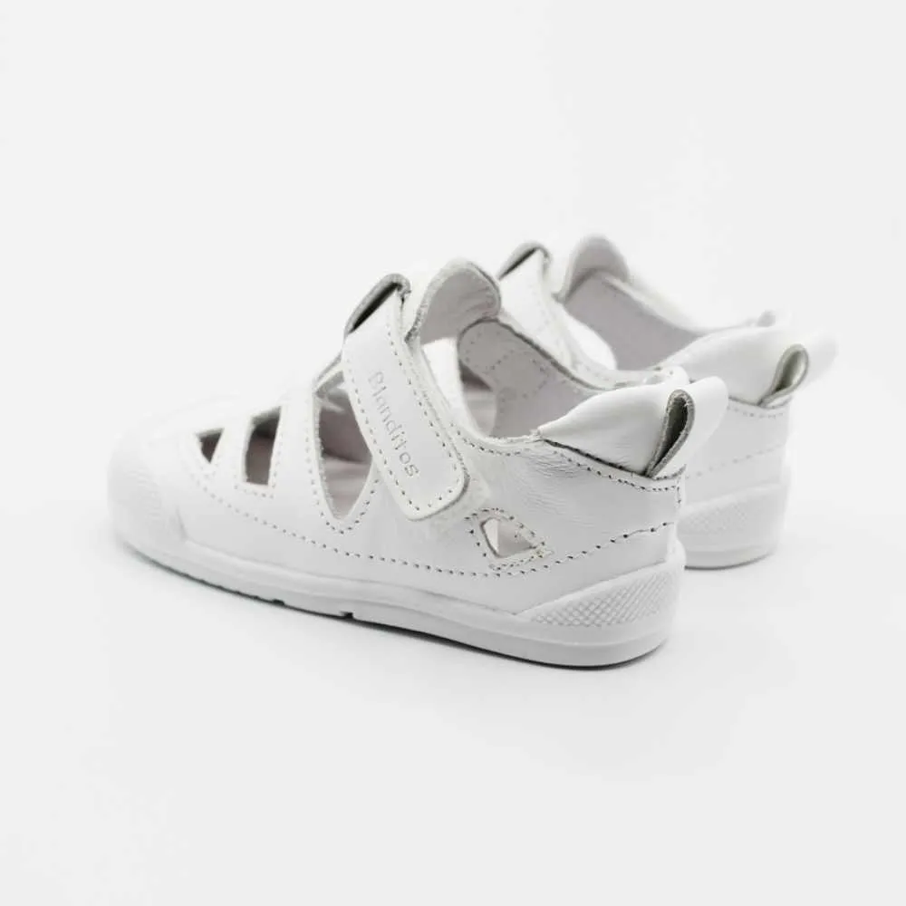 Blanditos by Crio’s Sandalias Respetuosas Estrella Blanco