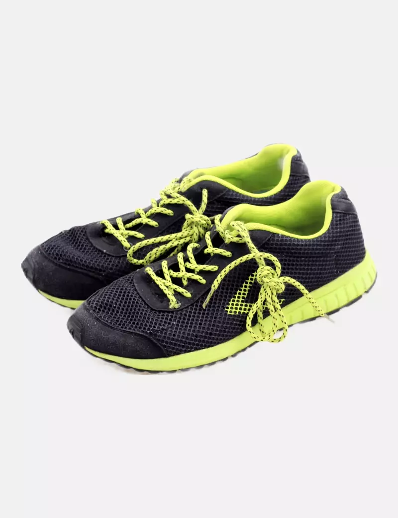 Boomerang Deportiva negra cordones