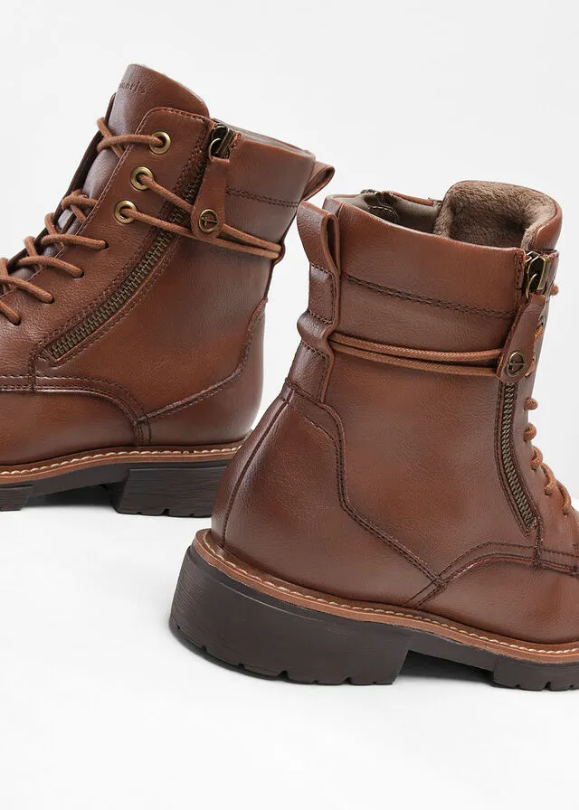 Botas con cordones marrón