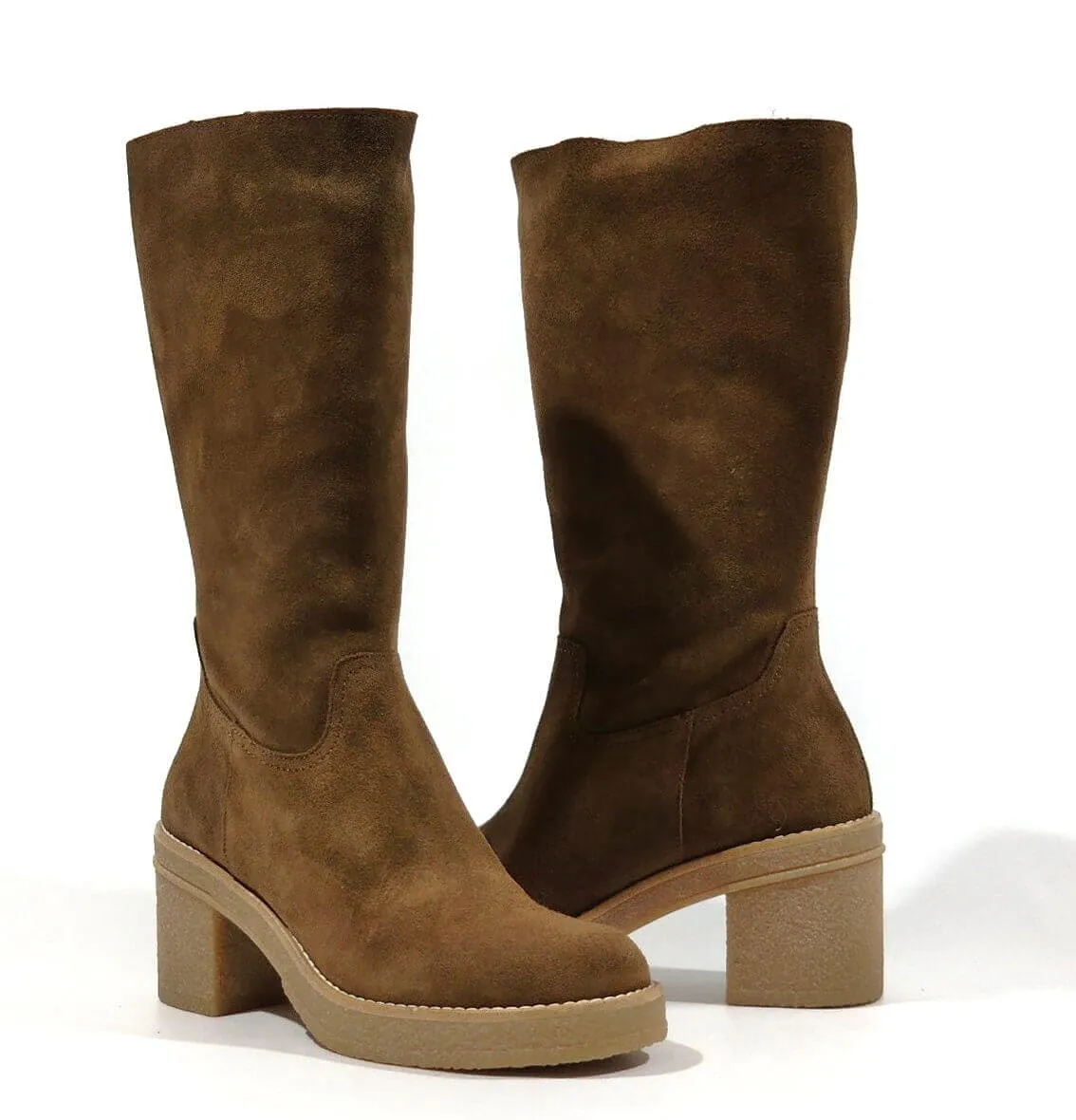 Botas de serraje con tacón de goma