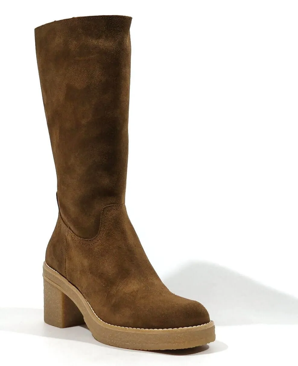 Botas de serraje con tacón de goma