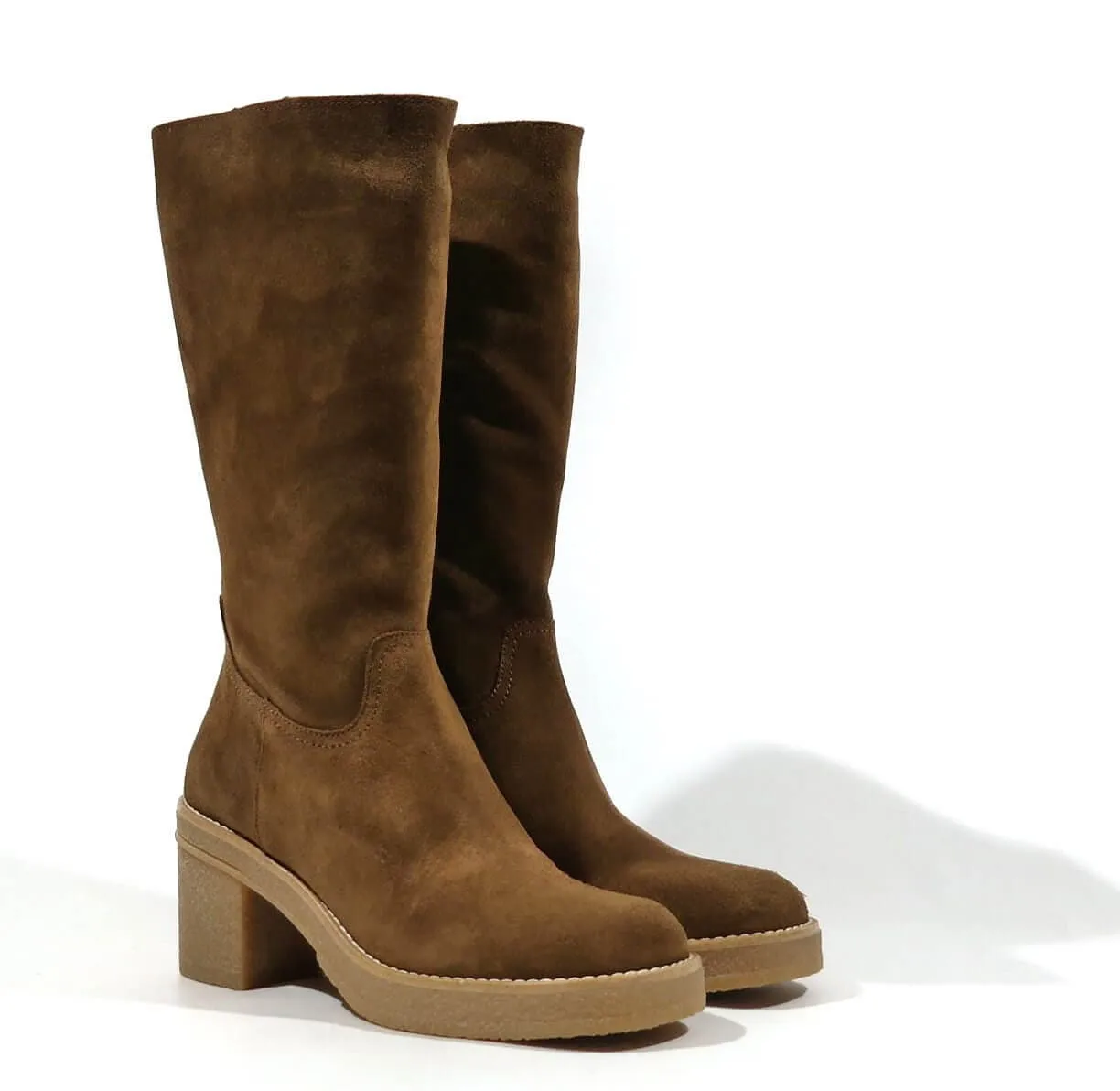 Botas de serraje con tacón de goma