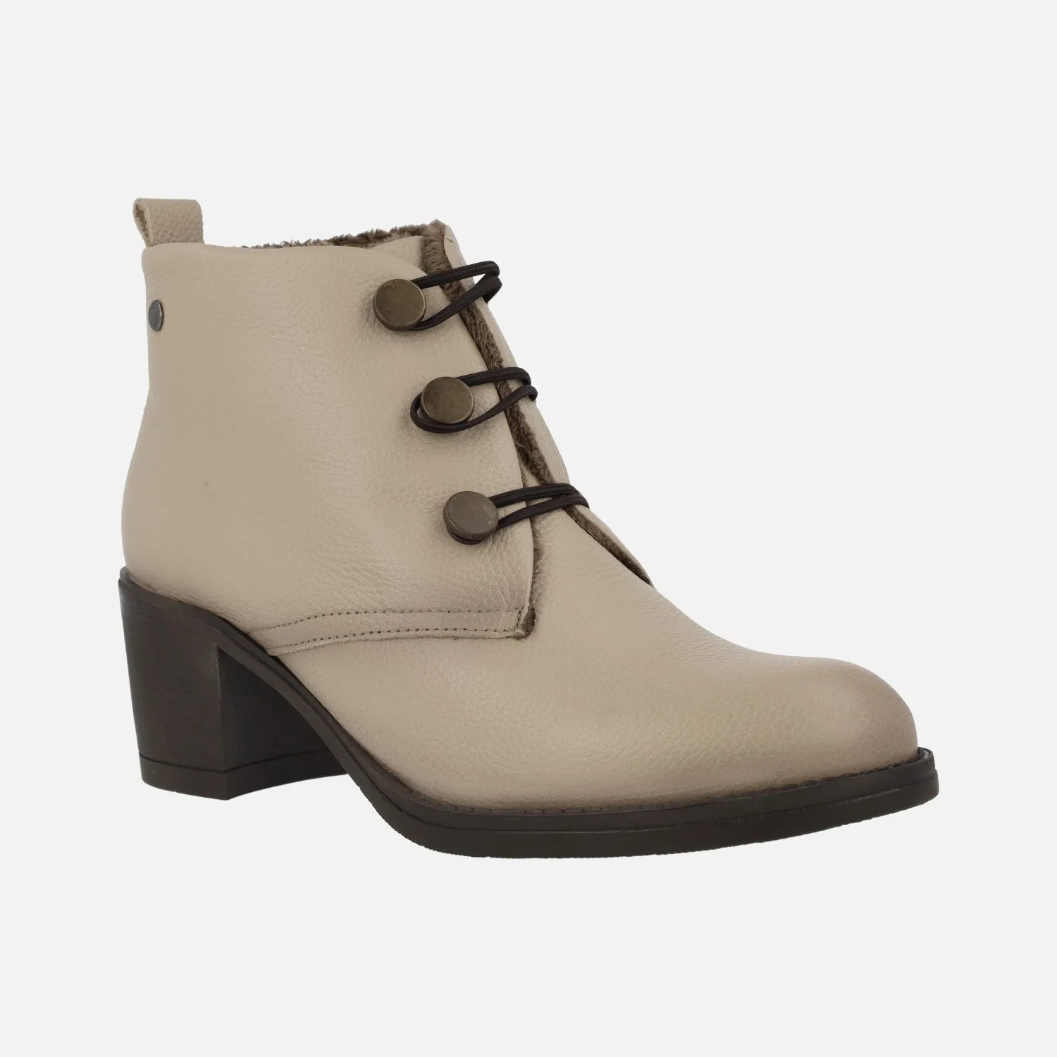 Botines de piel con tacón ancho y cierre con botones