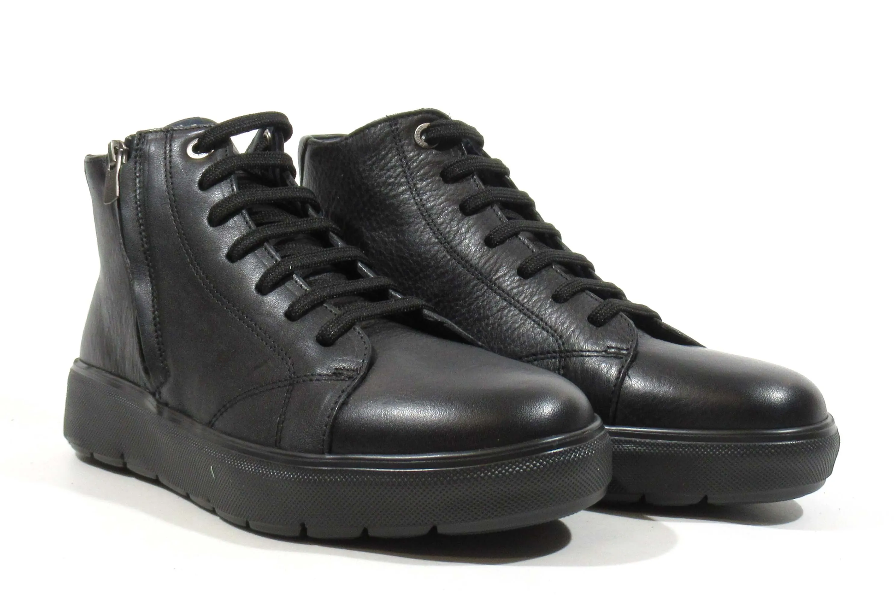 Botines negros de piel con cordones para hombre