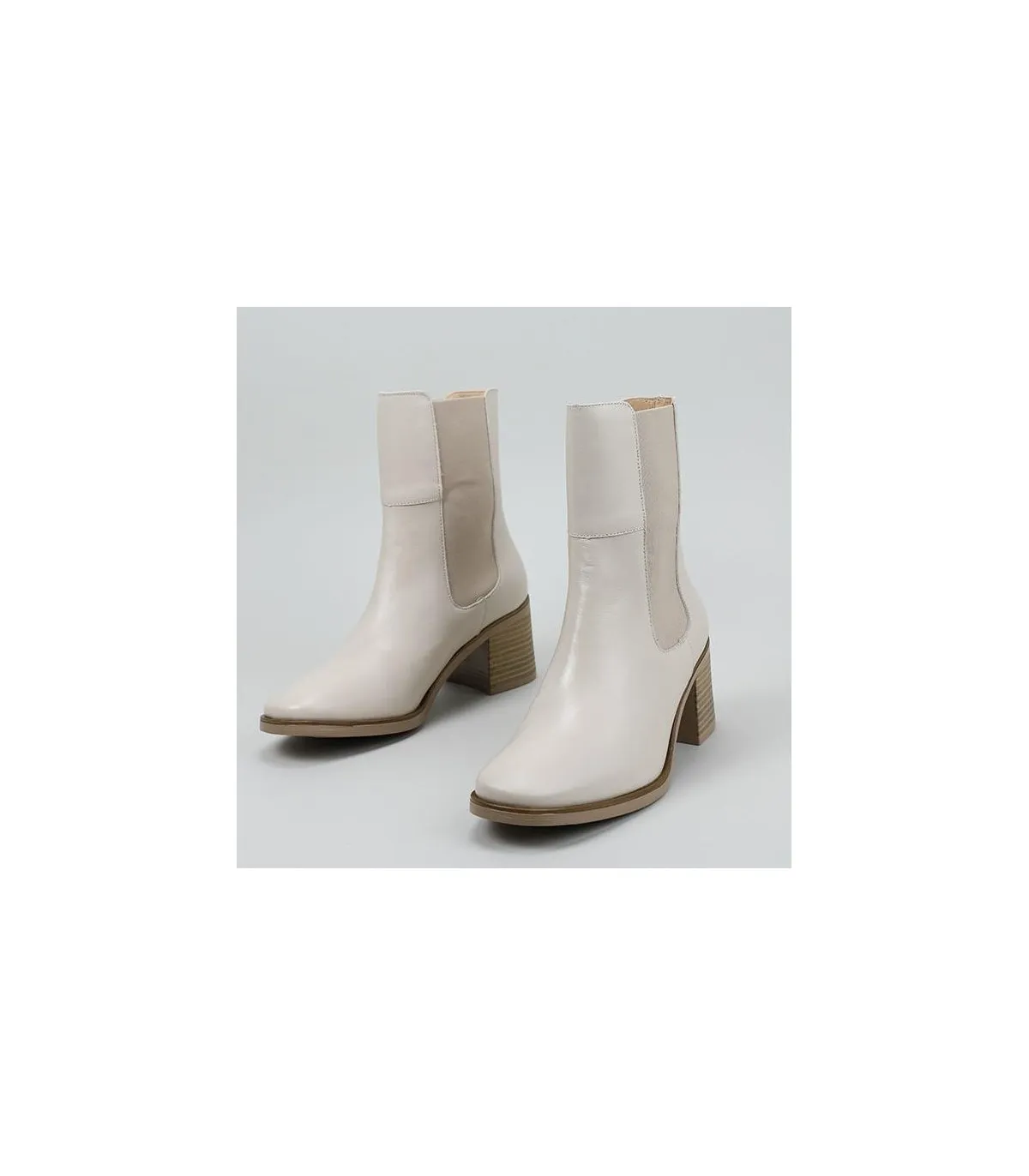 Botín estilo Chelsea en piel beige