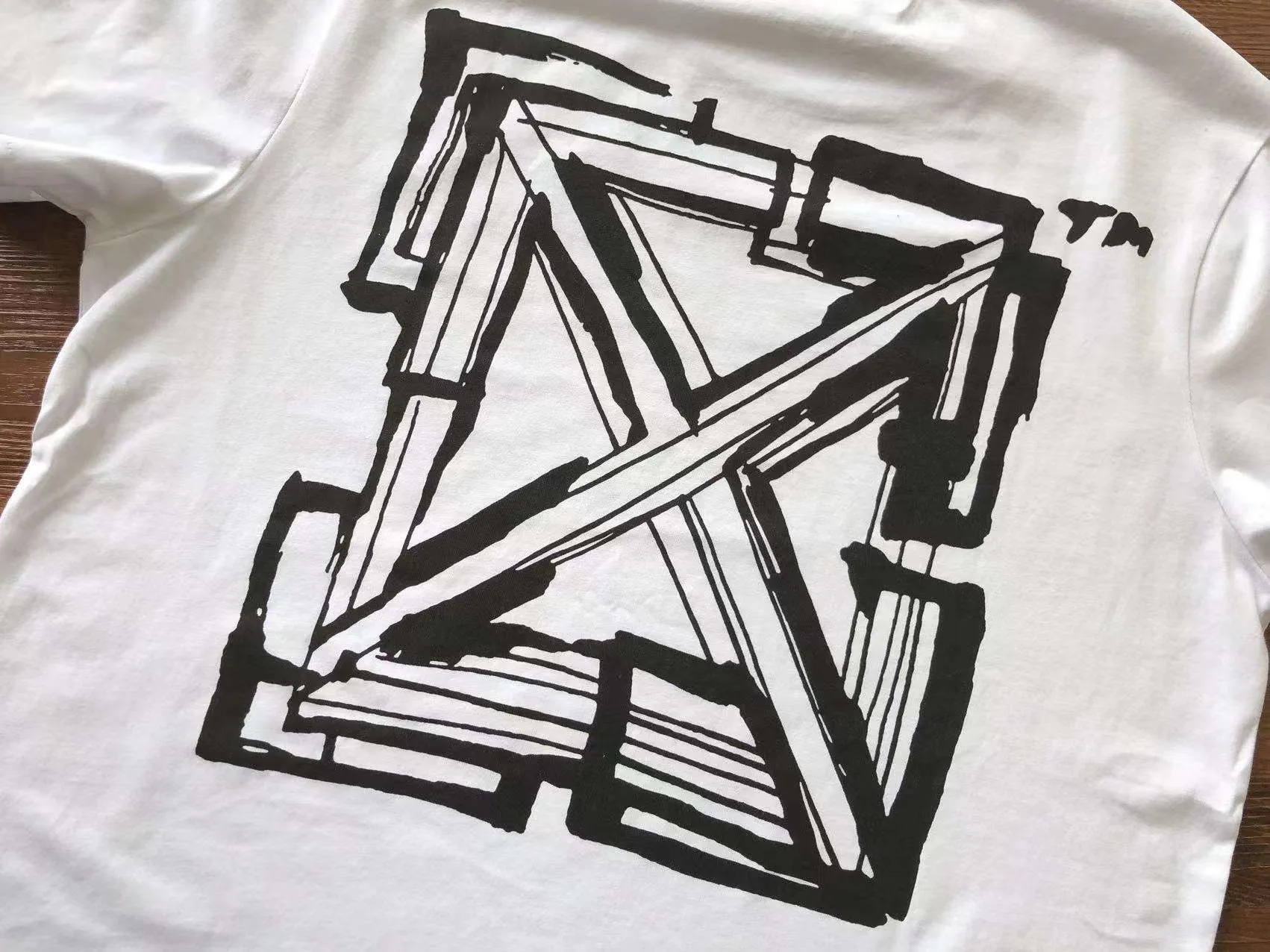 CAMISETA ARROW PEN OFFWHITE