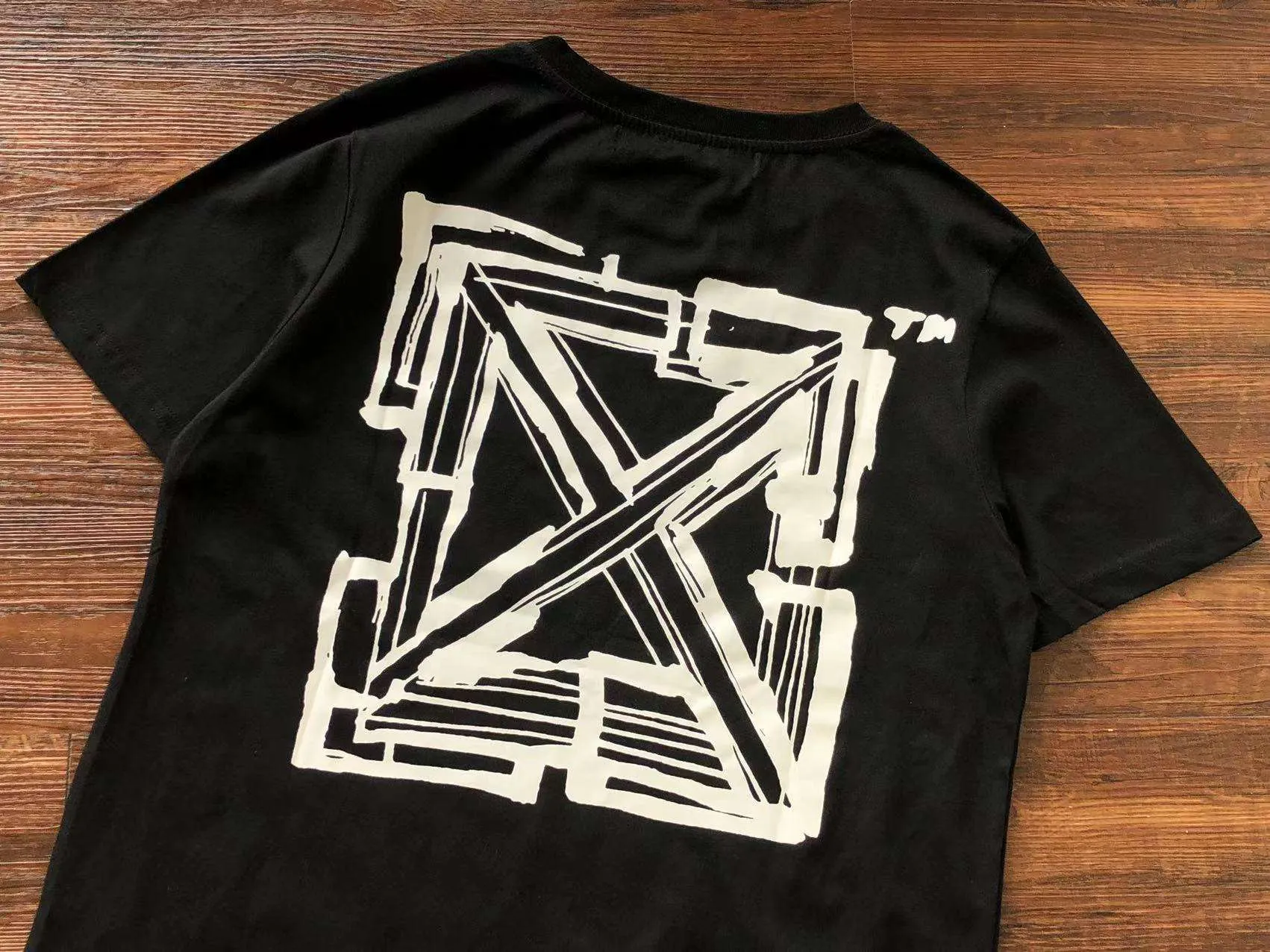 CAMISETA ARROW PEN OFFWHITE