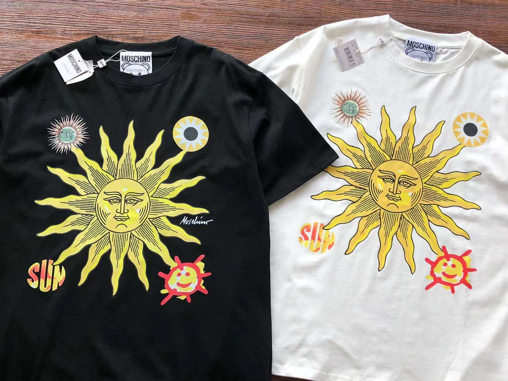 Camiseta Moschino «Sun» – SS23