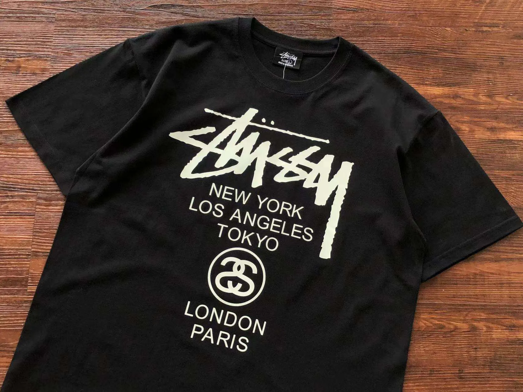 Camiseta Stussy – SS Curve