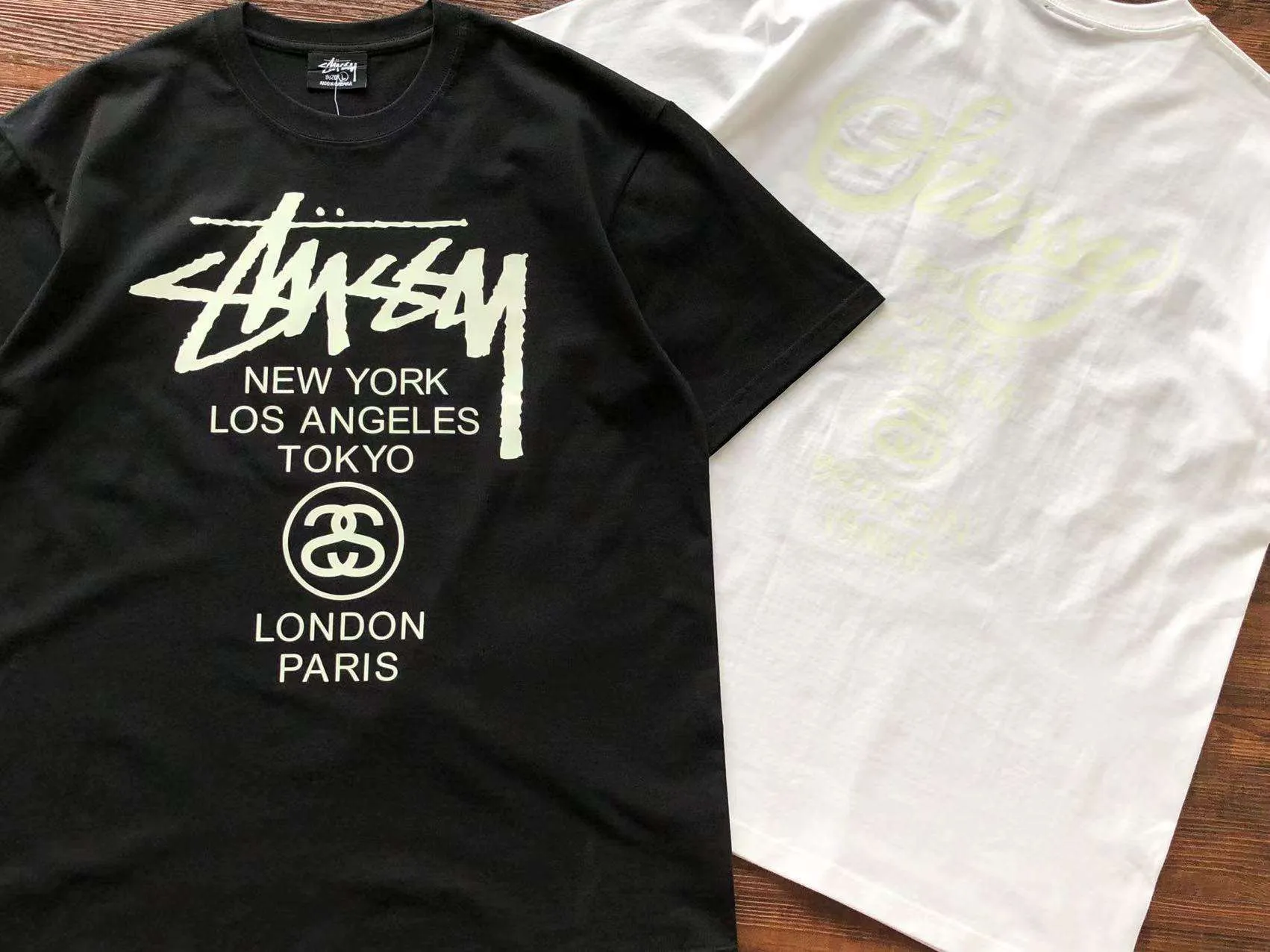 Camiseta Stussy – SS Curve