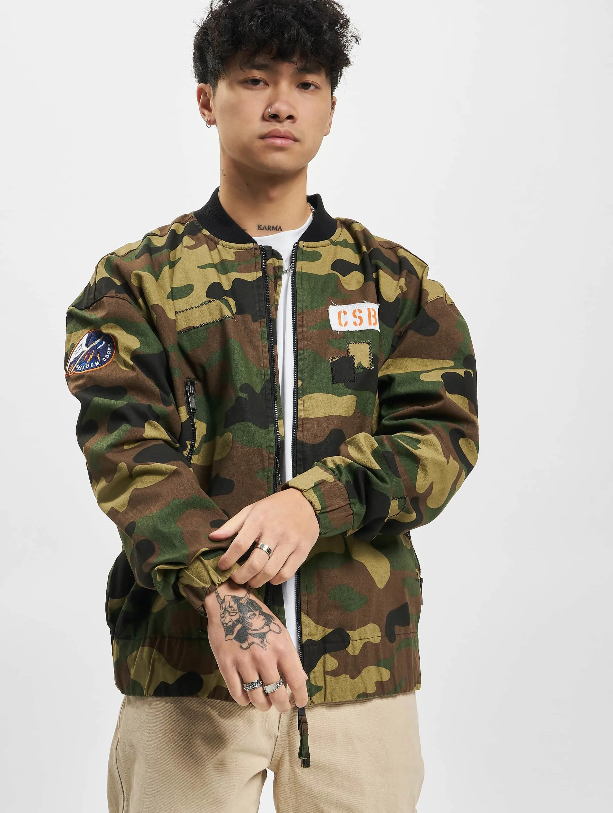 Cayler & Sons CSBL Patched Loose Flight