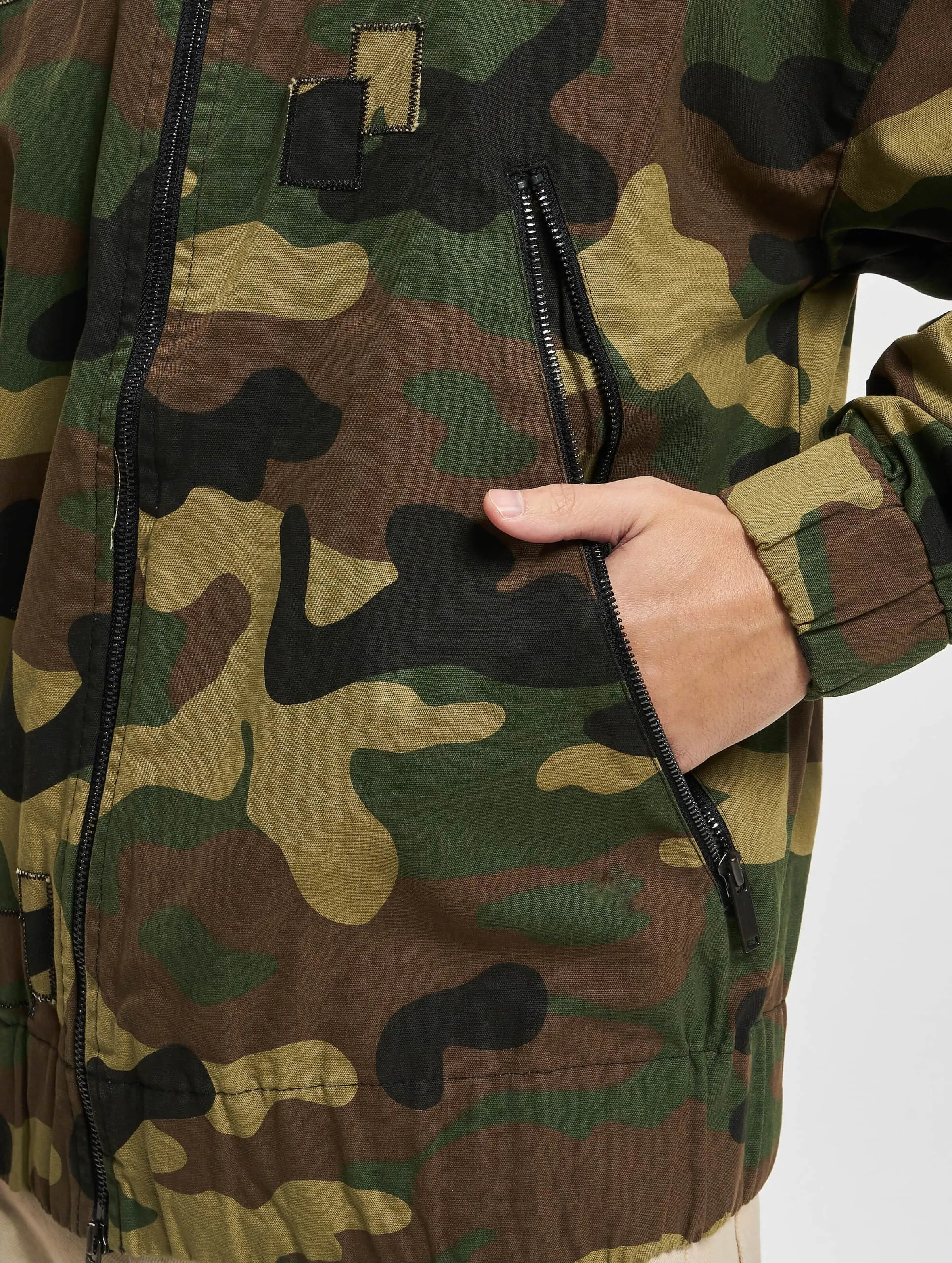 Cayler & Sons CSBL Patched Loose Flight