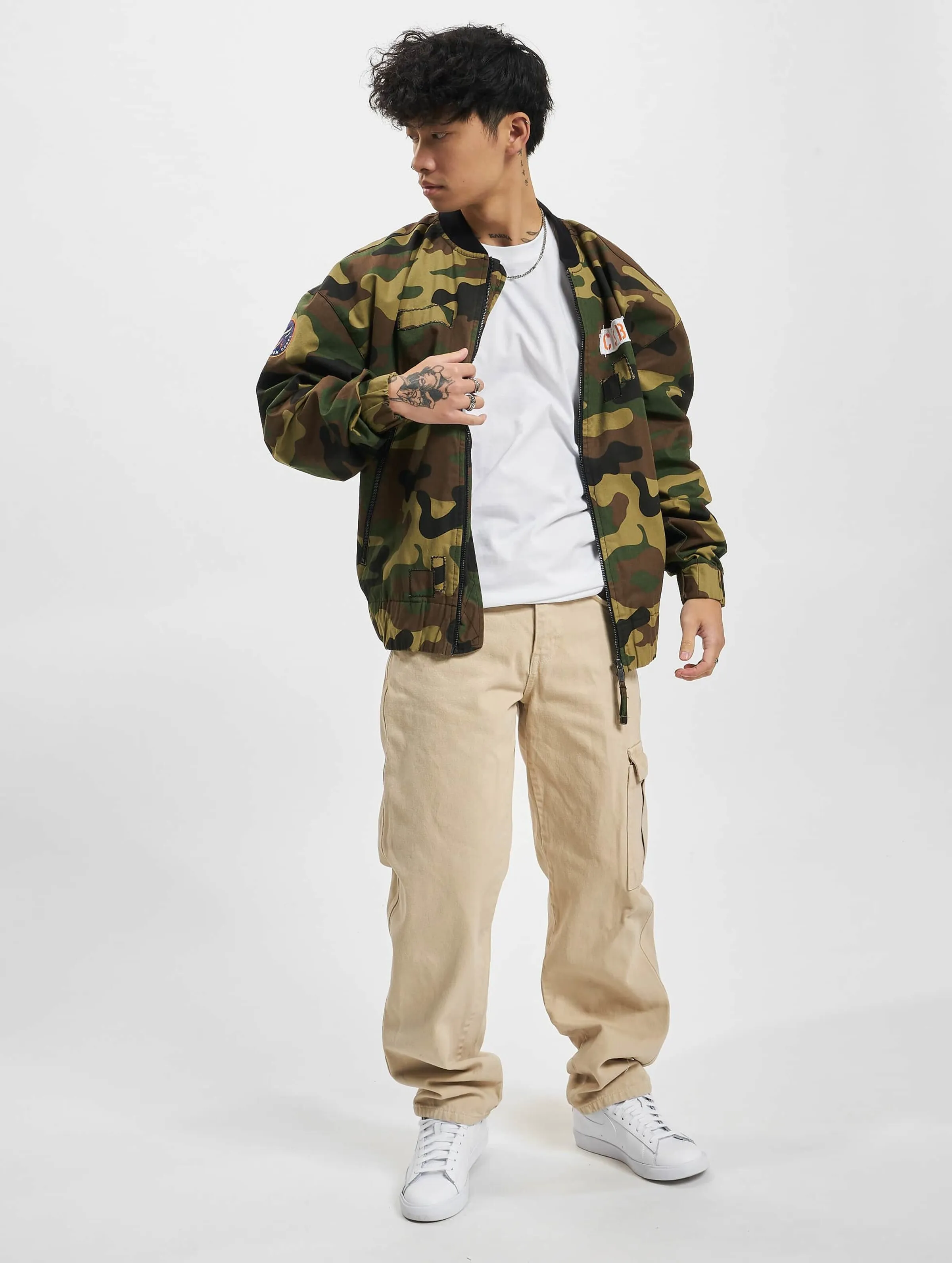 Cayler & Sons CSBL Patched Loose Flight