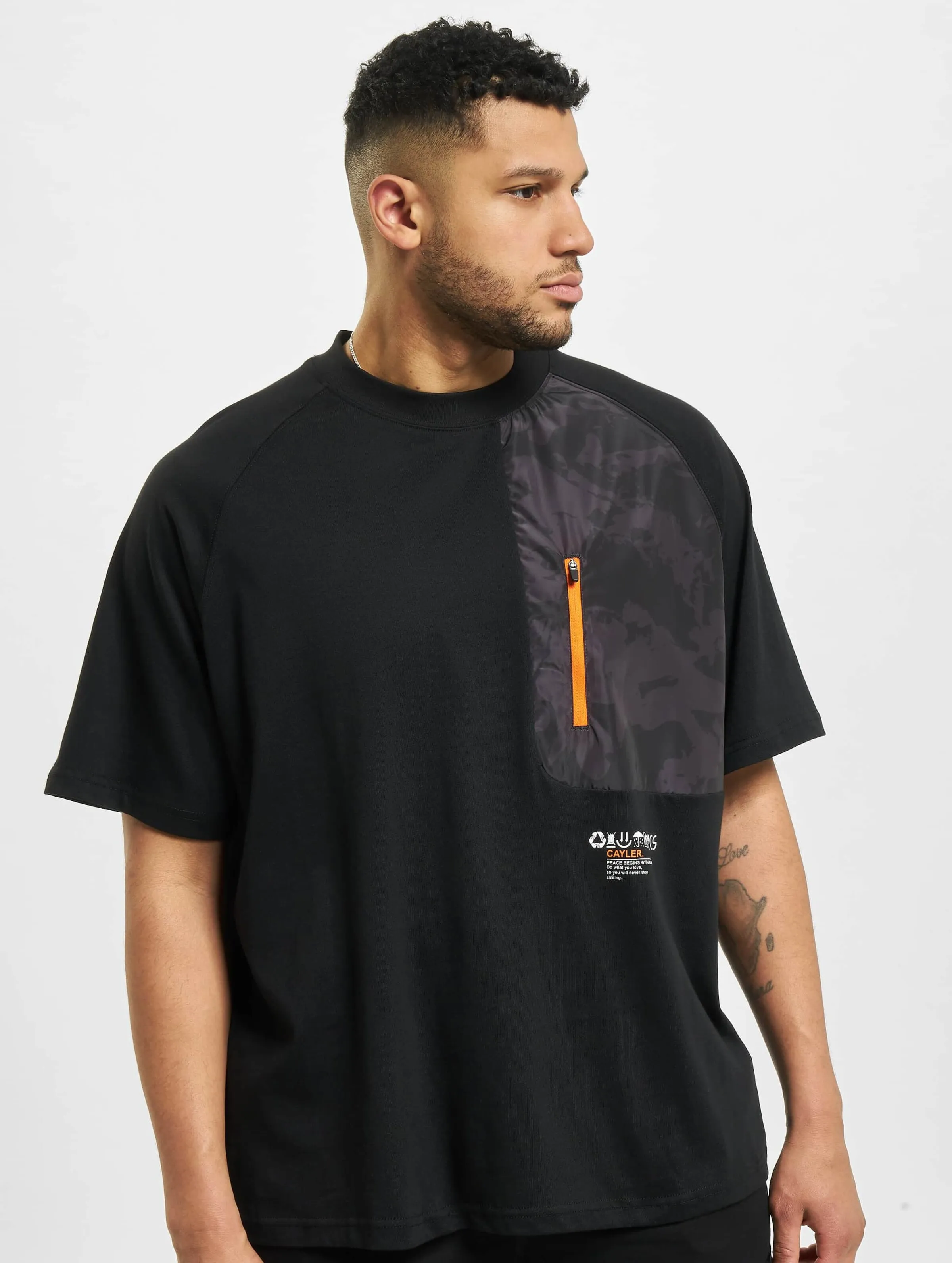 Cayler & Sons MNTN Camo Pocket Raglan Box