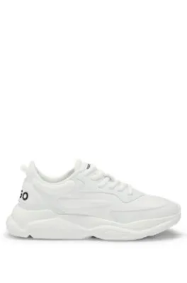 Deportivas con cordones de materiales mixtos con logo en el contrafuerte