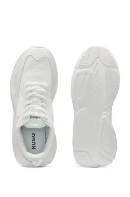 Deportivas con cordones de materiales mixtos con logo en el contrafuerte