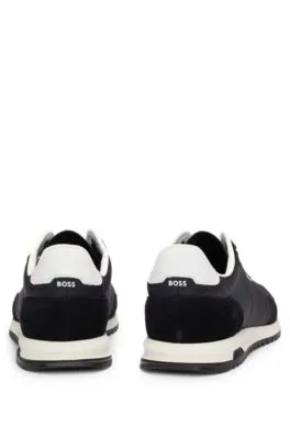 Deportivas con cordones de tejido con textura y detalles de ante
