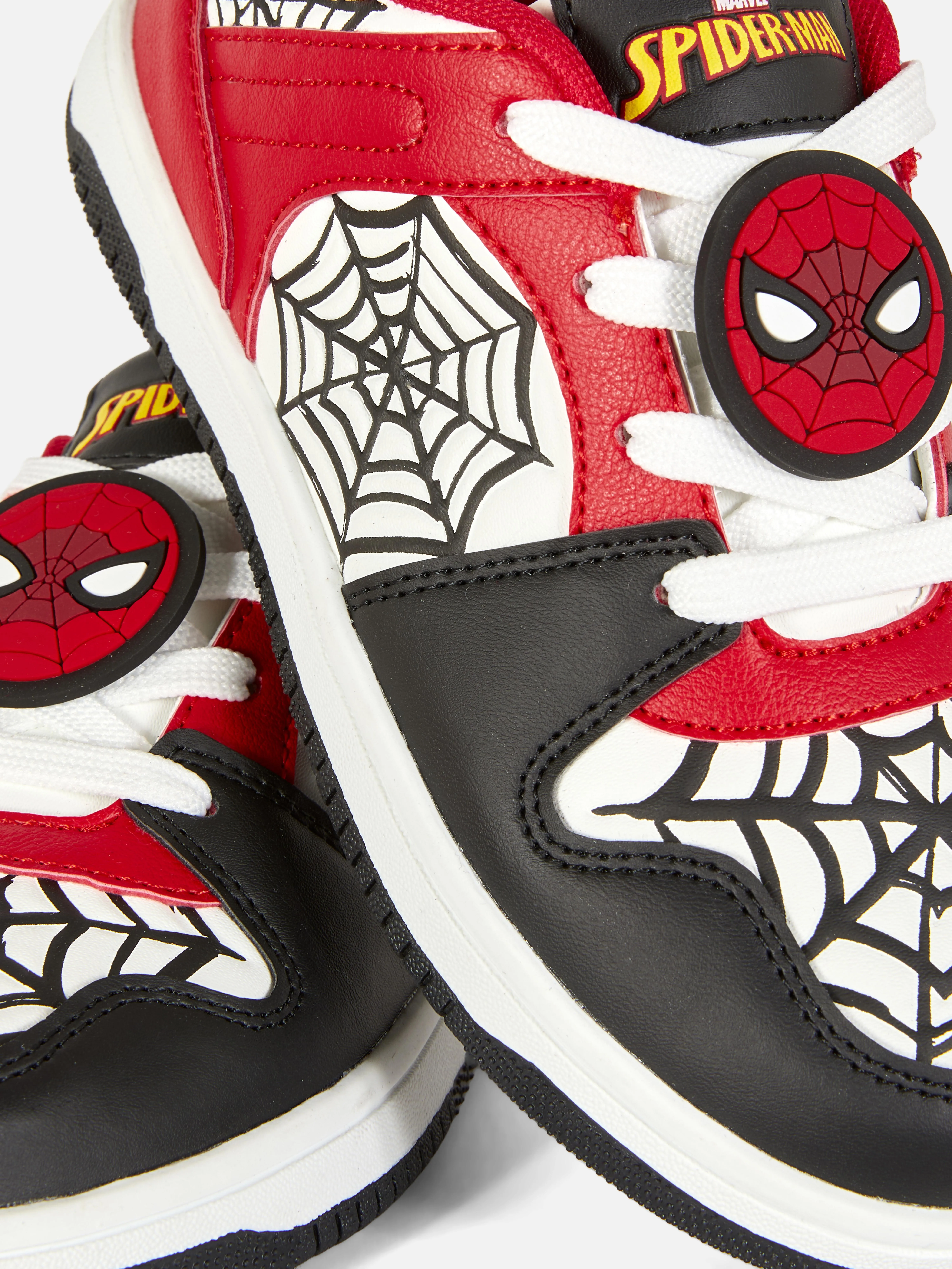 DEPORTIVAS DE CAñA BAJA DE SPIDERMAN DE MARVEL