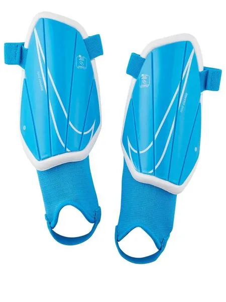 espinillera nike chrg azul niño
