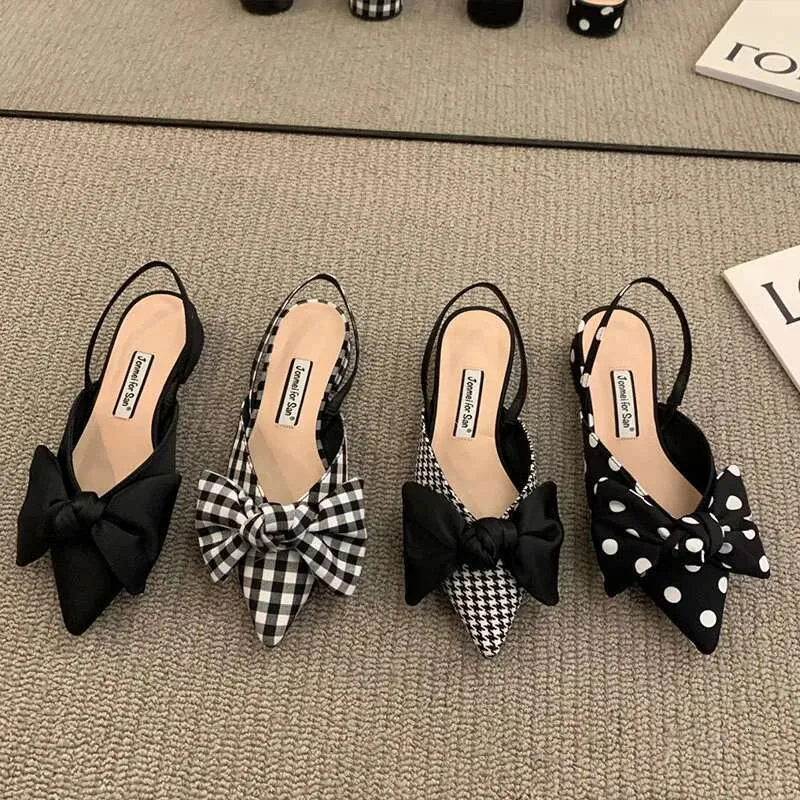 Moda femenina punta puntiaguda bowknot sgbac bombas a cuadros lunares tacones sandalias de tacón pequeños zapatos delgados casua