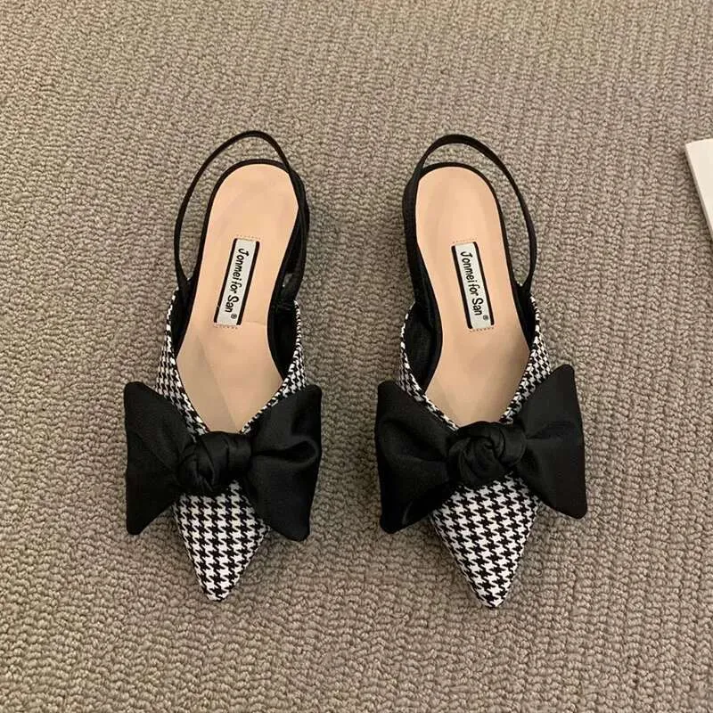 Moda femenina punta puntiaguda bowknot sgbac bombas a cuadros lunares tacones sandalias de tacón pequeños zapatos delgados casua