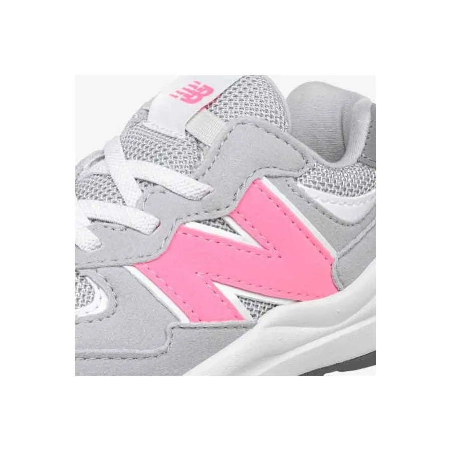 NEW BALANCE IV574 0BP GRIS ROSA