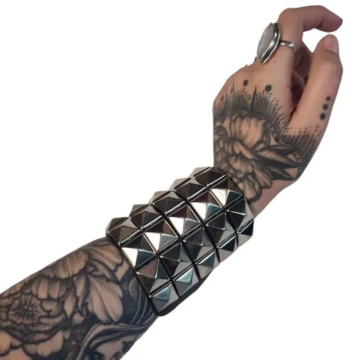 Pulsera pirámides cinco hileras