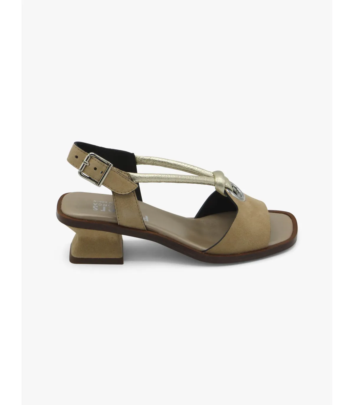 Sandalia ante camel