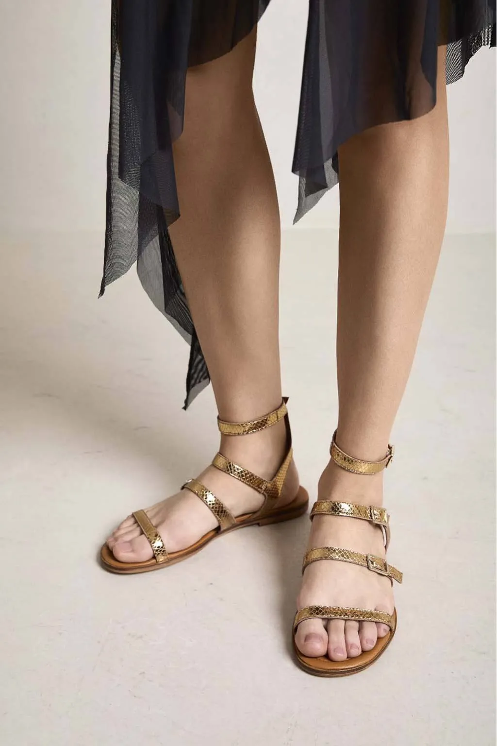 Sandalia Bryan 1540 metal oxido