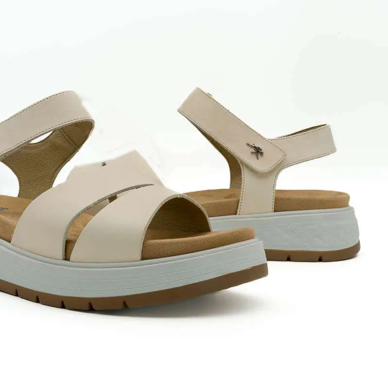 Sandalia color crudo de Fluchos