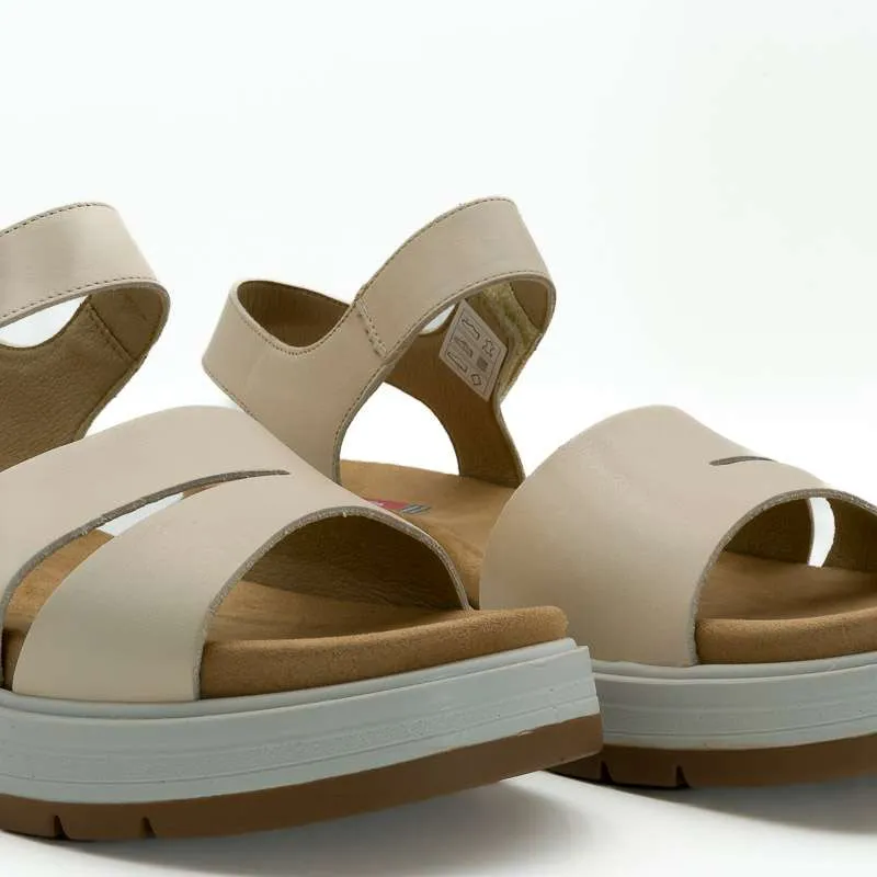 Sandalia color crudo de Fluchos
