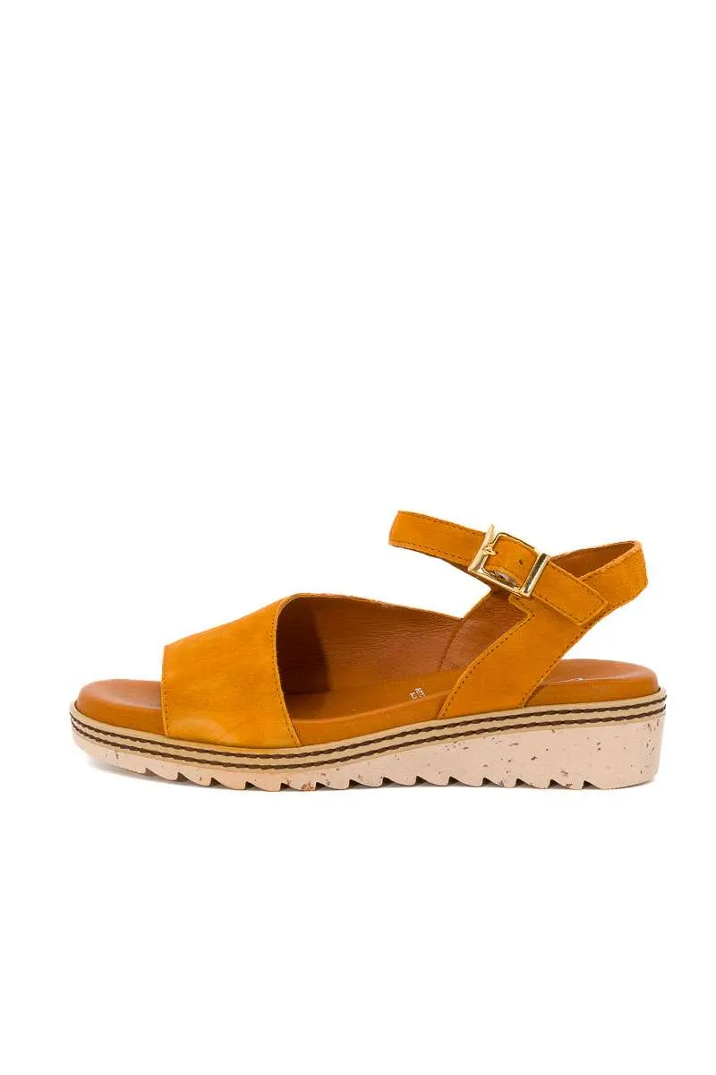 Sandalia color cuero de Fluchos