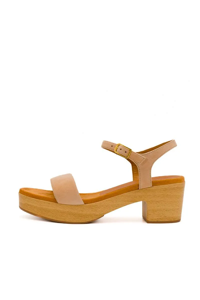 Sandalia color nude de Unisa