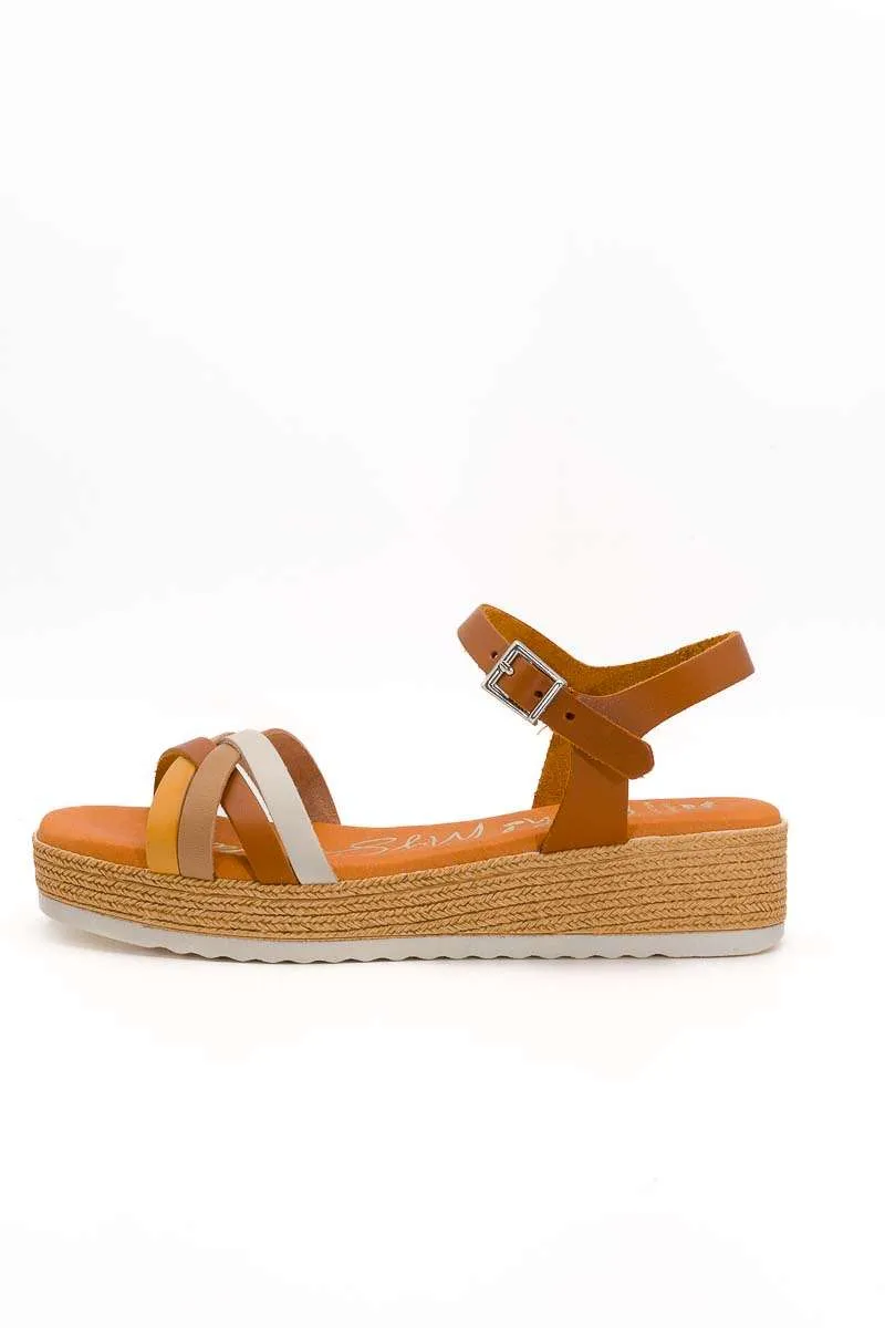 Sandalia con plataforma de color cuero de Oh! My Sandals