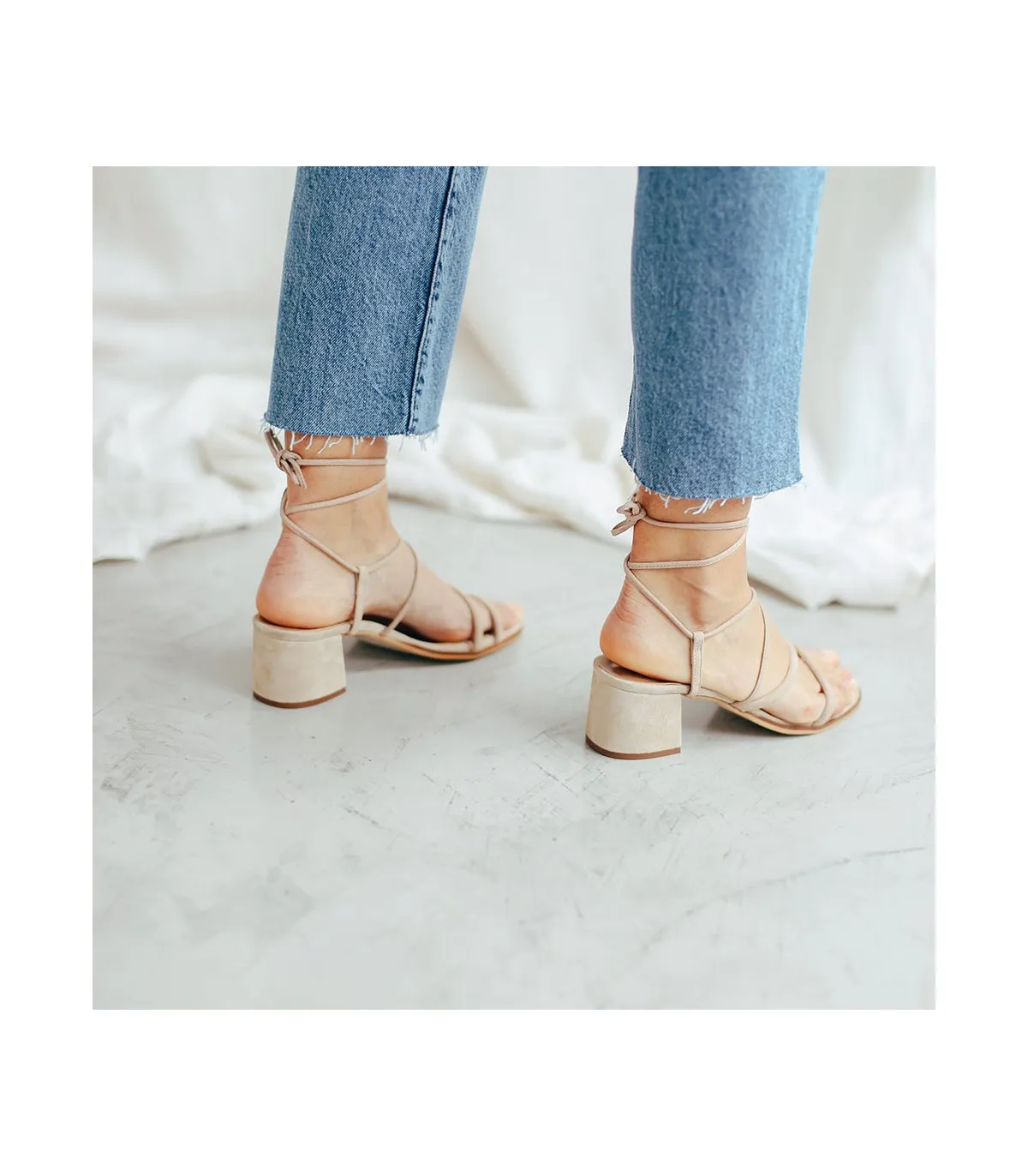 Sandalias en ante de color camel