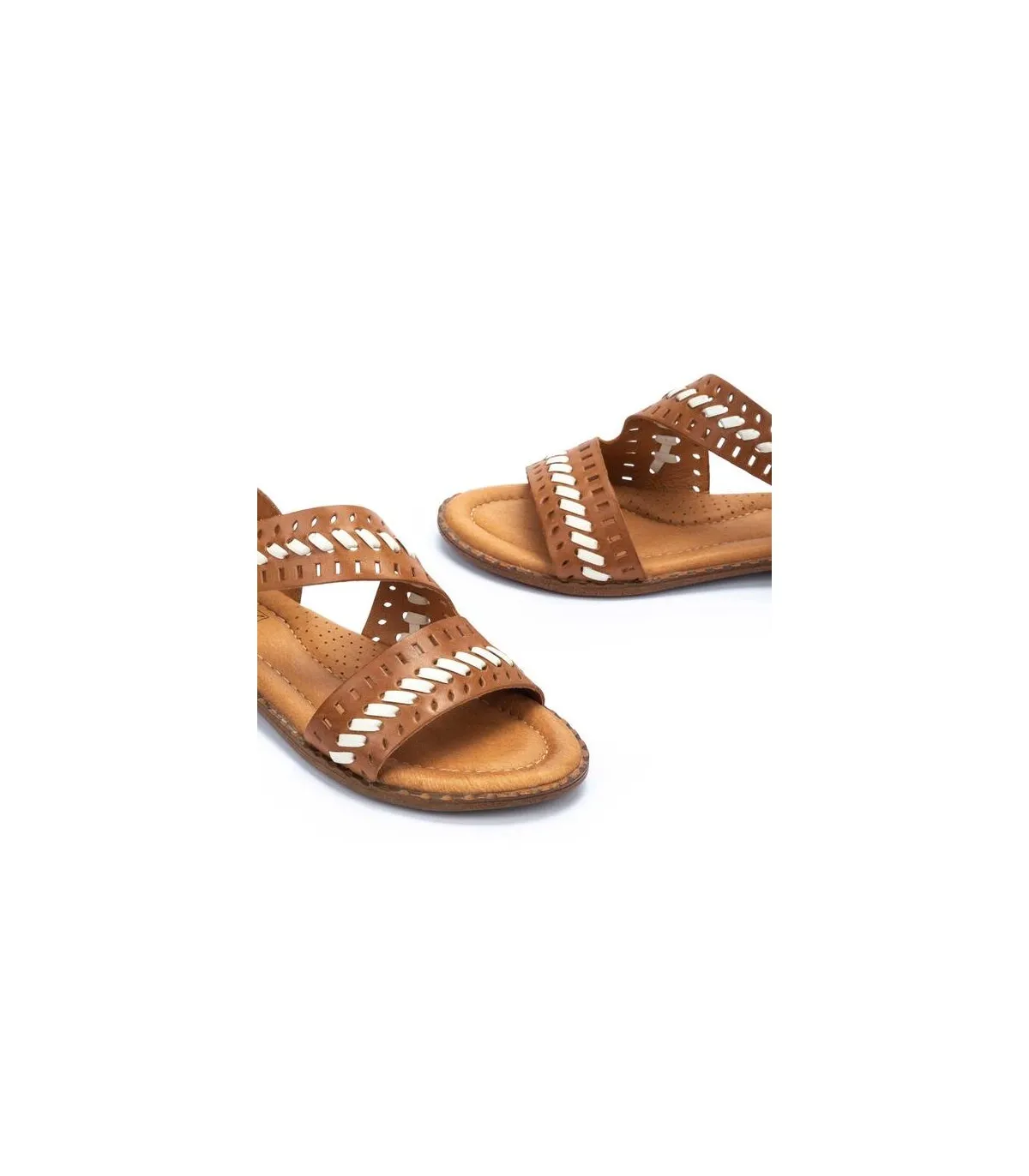 Sandalias planas e cuero para mujer