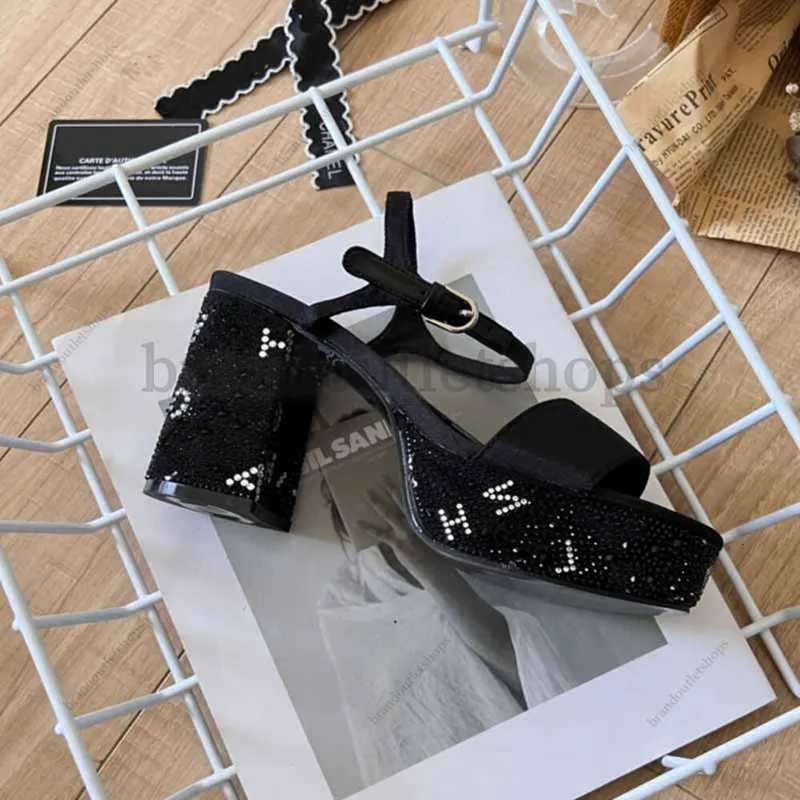 Slides Sandalias de diseñador de mujeres Fiesta de cuero de cuero con tacón