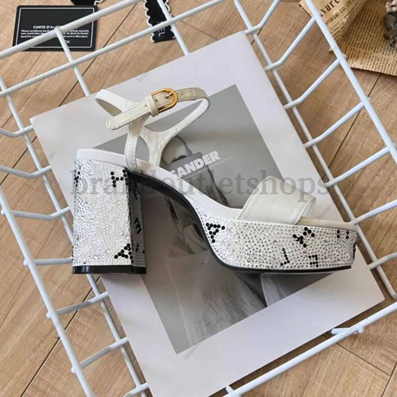 Slides Sandalias de diseñador de mujeres Fiesta de cuero de cuero con tacón