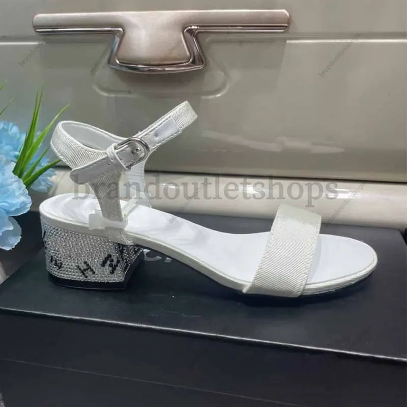 Slides Sandalias de diseñador de mujeres Fiesta de cuero de cuero con tacón