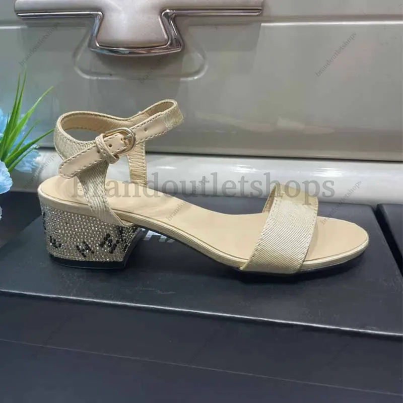 Slides Sandalias de diseñador de mujeres Fiesta de cuero de cuero con tacón
