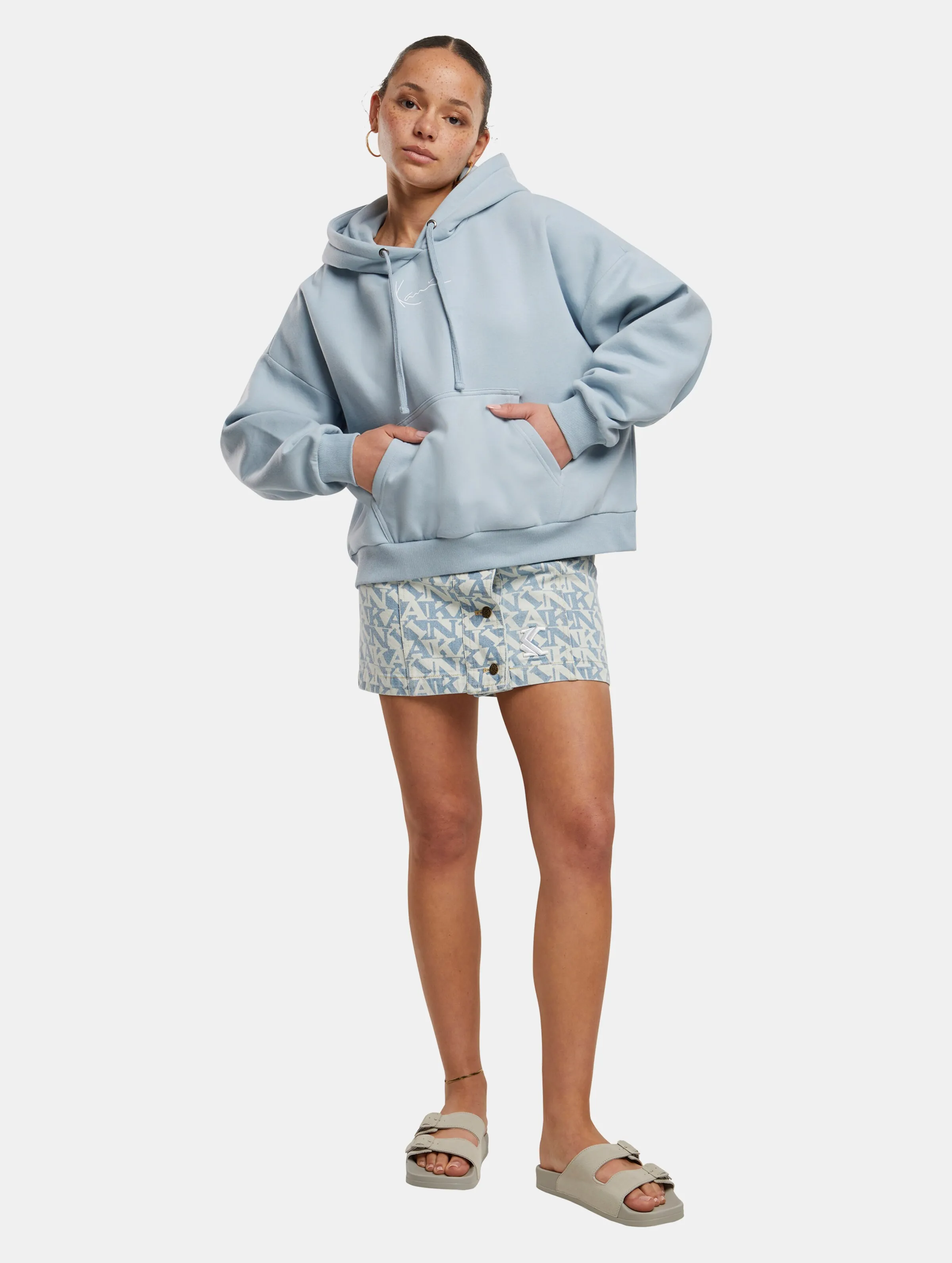 Small Signature Essential Oversized