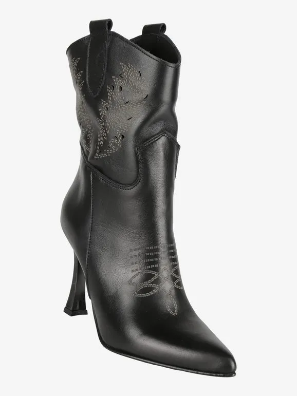 Solada Botines en piel perforada con tacón