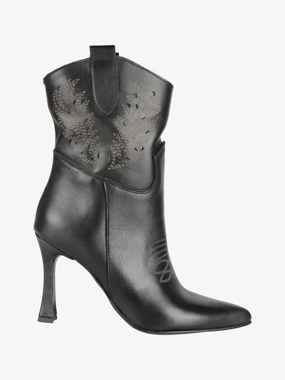 Solada Botines en piel perforada con tacón