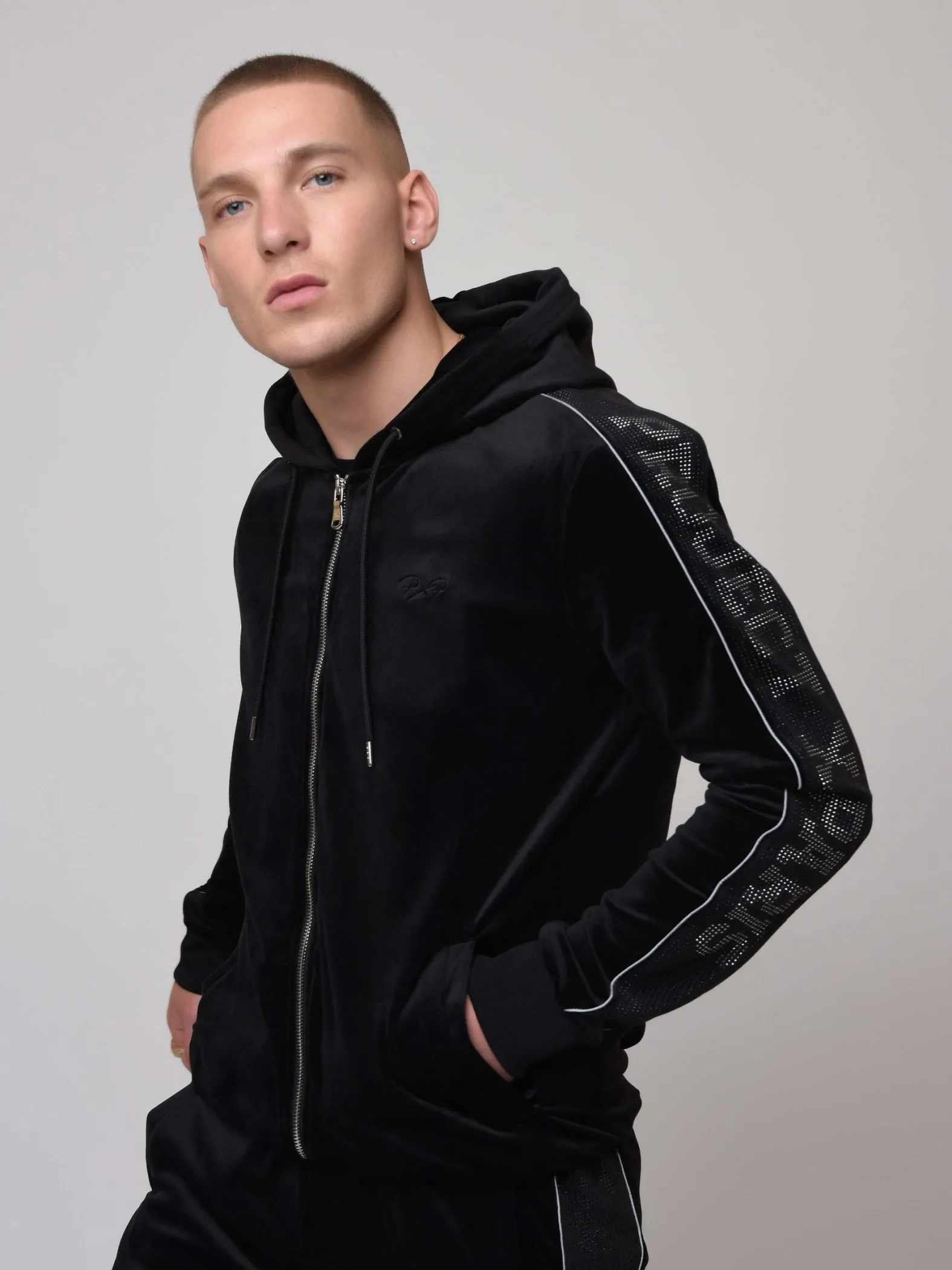 Veste à capuche bande logo strass