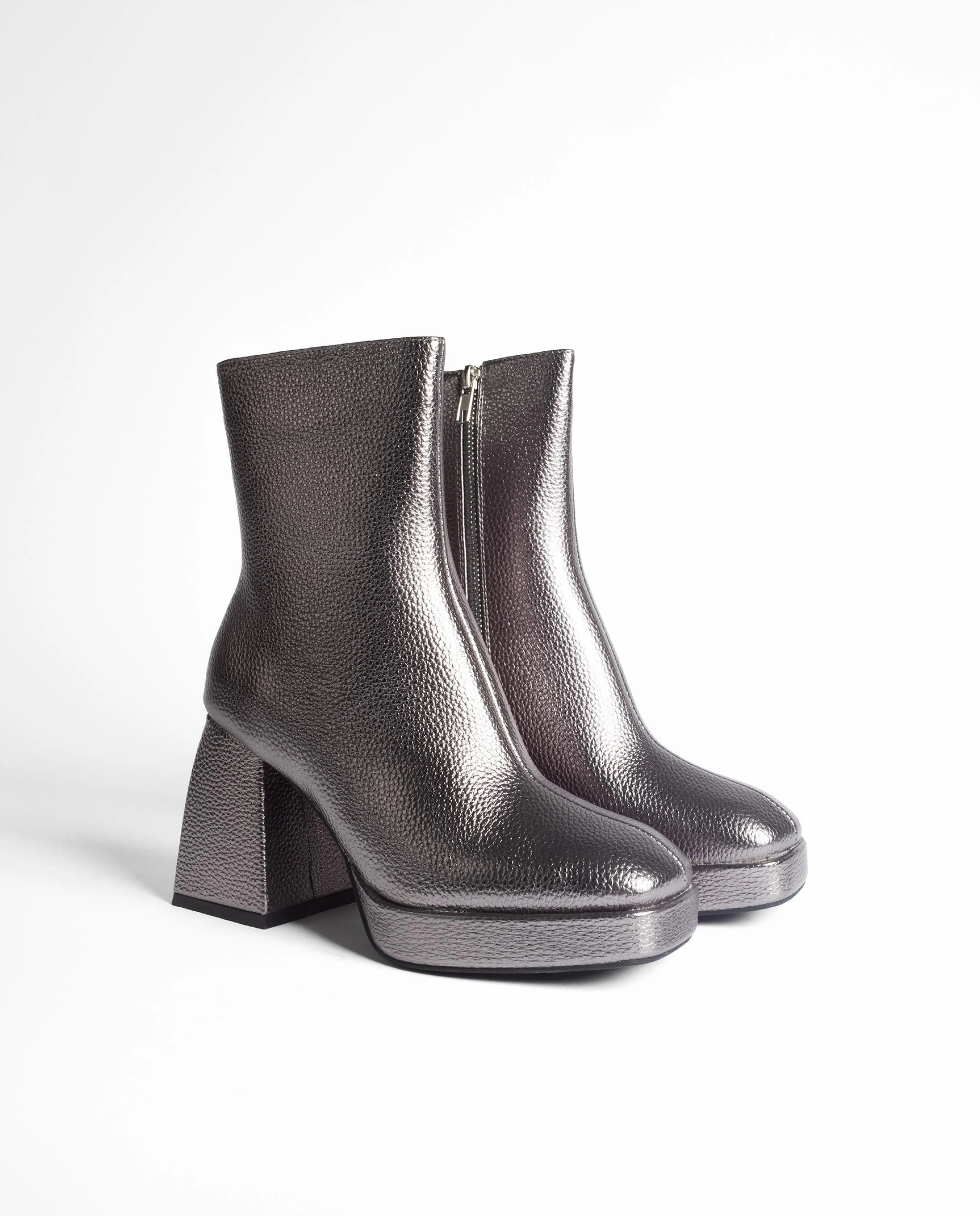 YASU  BOTAS CAA MEDIA