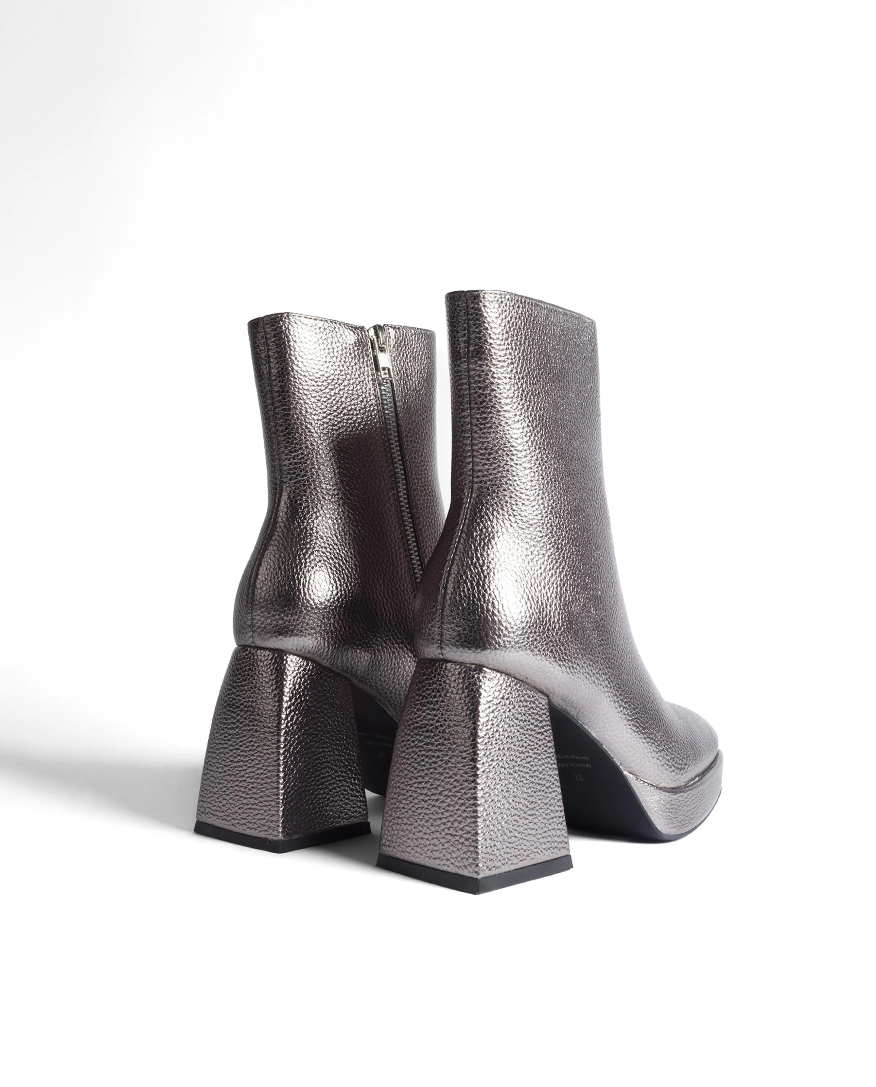 YASU  BOTAS CAA MEDIA