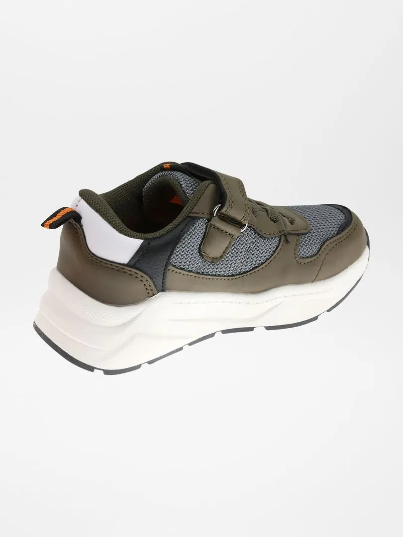 ZAPATILLAS DE RUNNING  GRIS