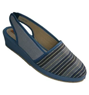 Zapatillas mujer cerrada por la punta y abierta talón Soca en celeste