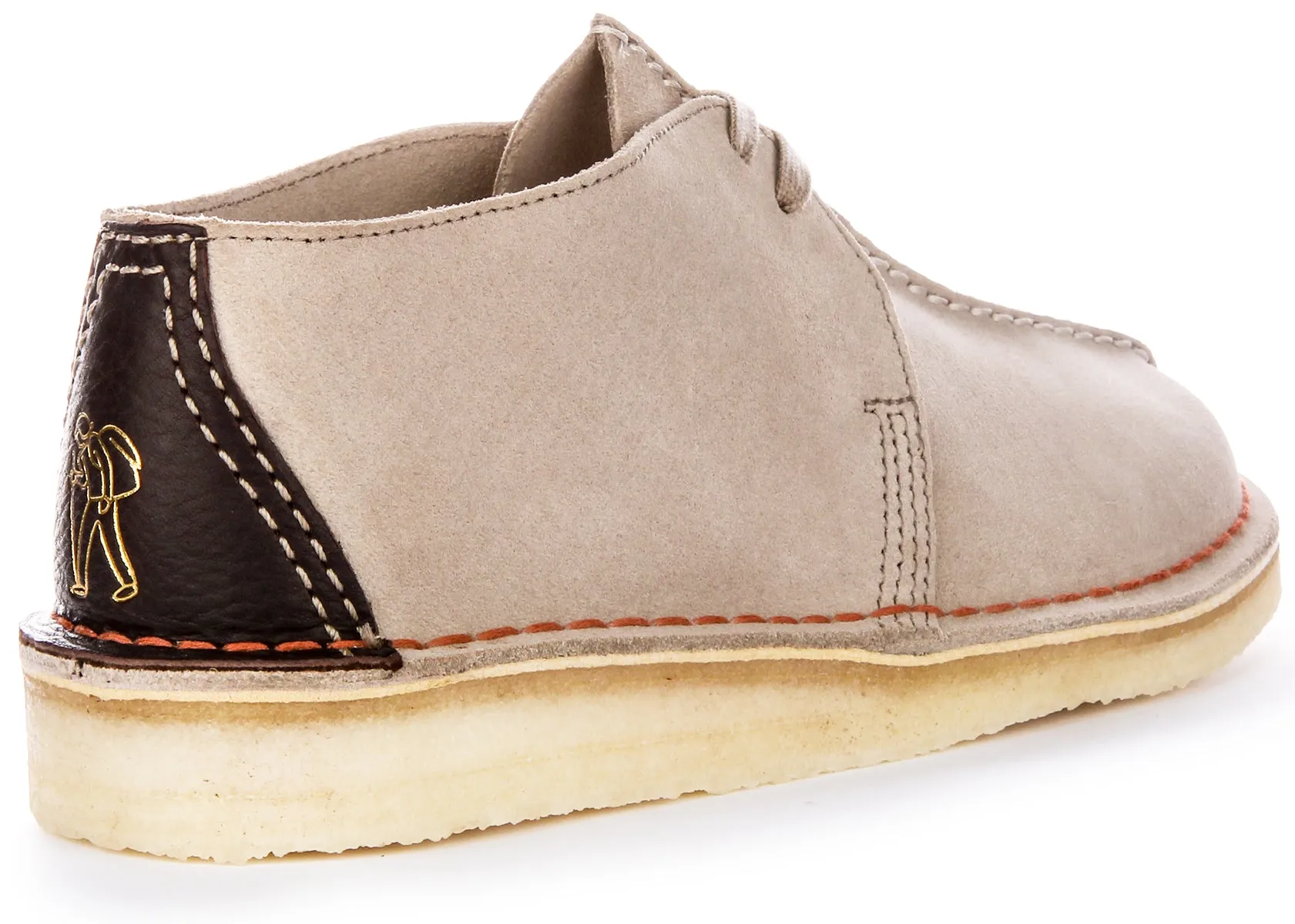 Zapatos clásicos con cordones para hombres Clarks Originals Desert Trek en arena